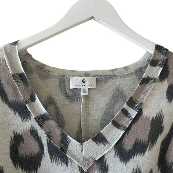 Socialite V Neck Long Sleeve Top Womens Multi Leopard Print Soft SZ L -#1687 - Picture 7 of 13